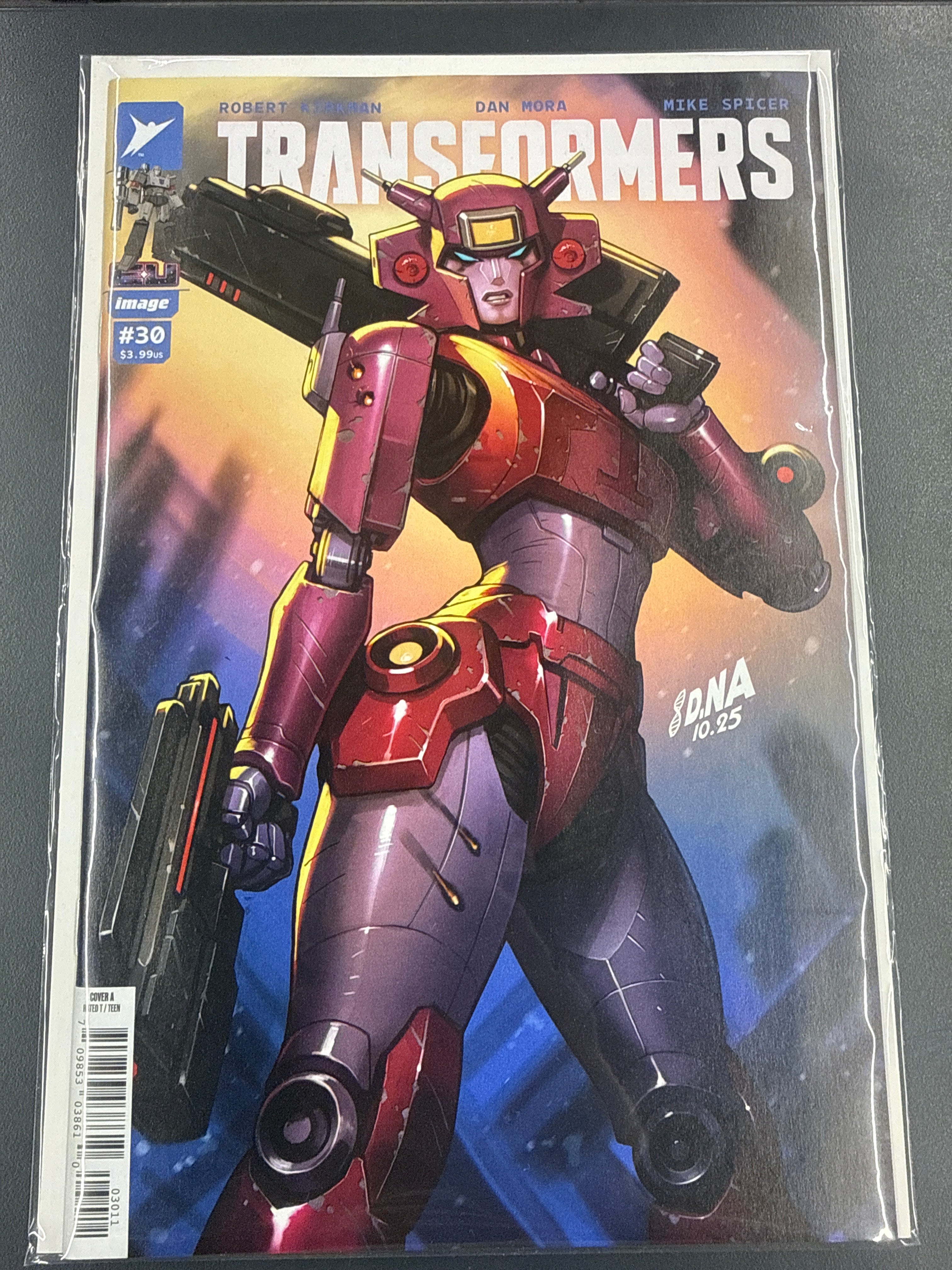 TRANSFORMERS #30 COVER A DAVID NAKAYAMA