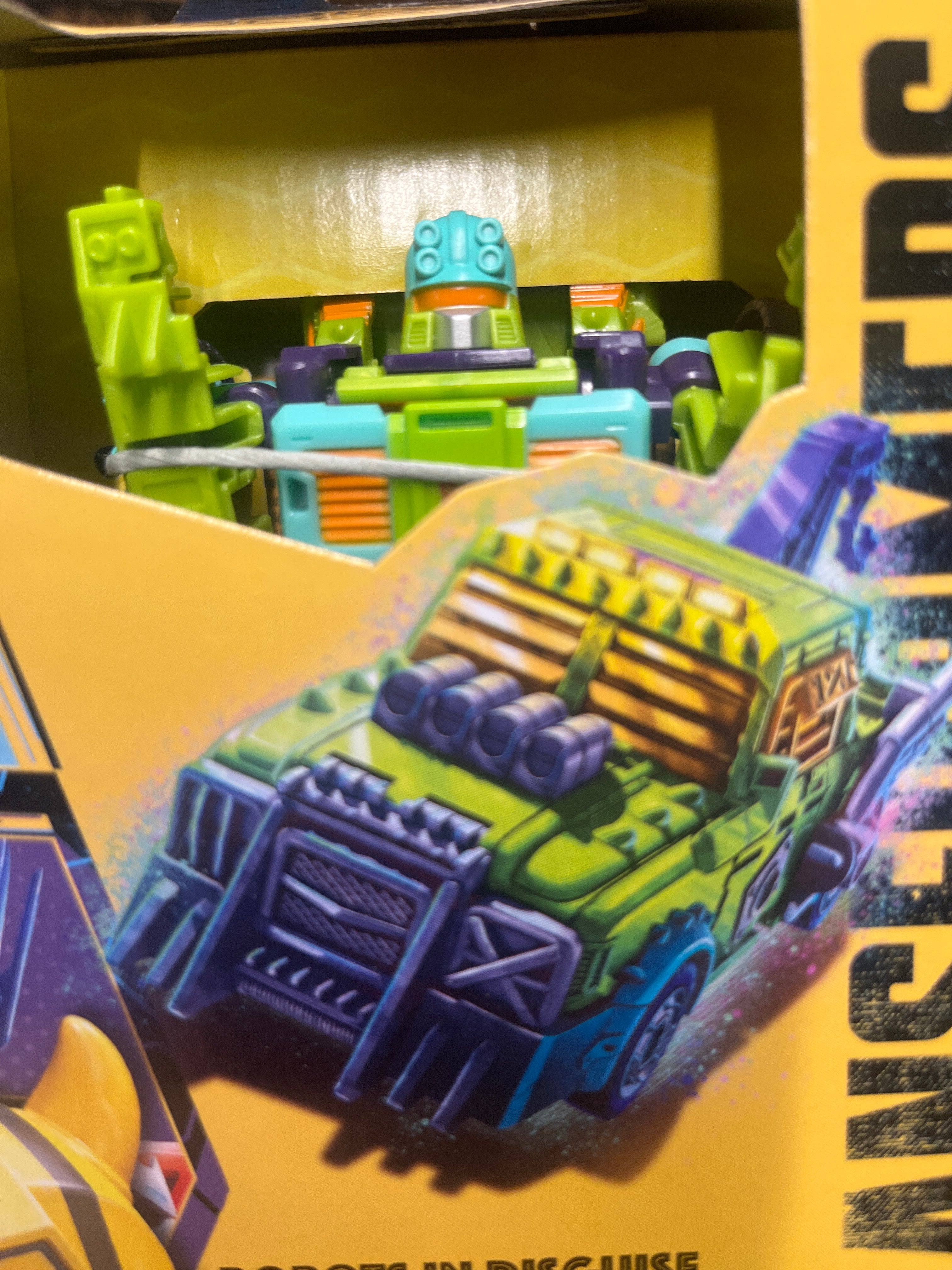 Transformers Buzzworthy Bumblebee Tow Line