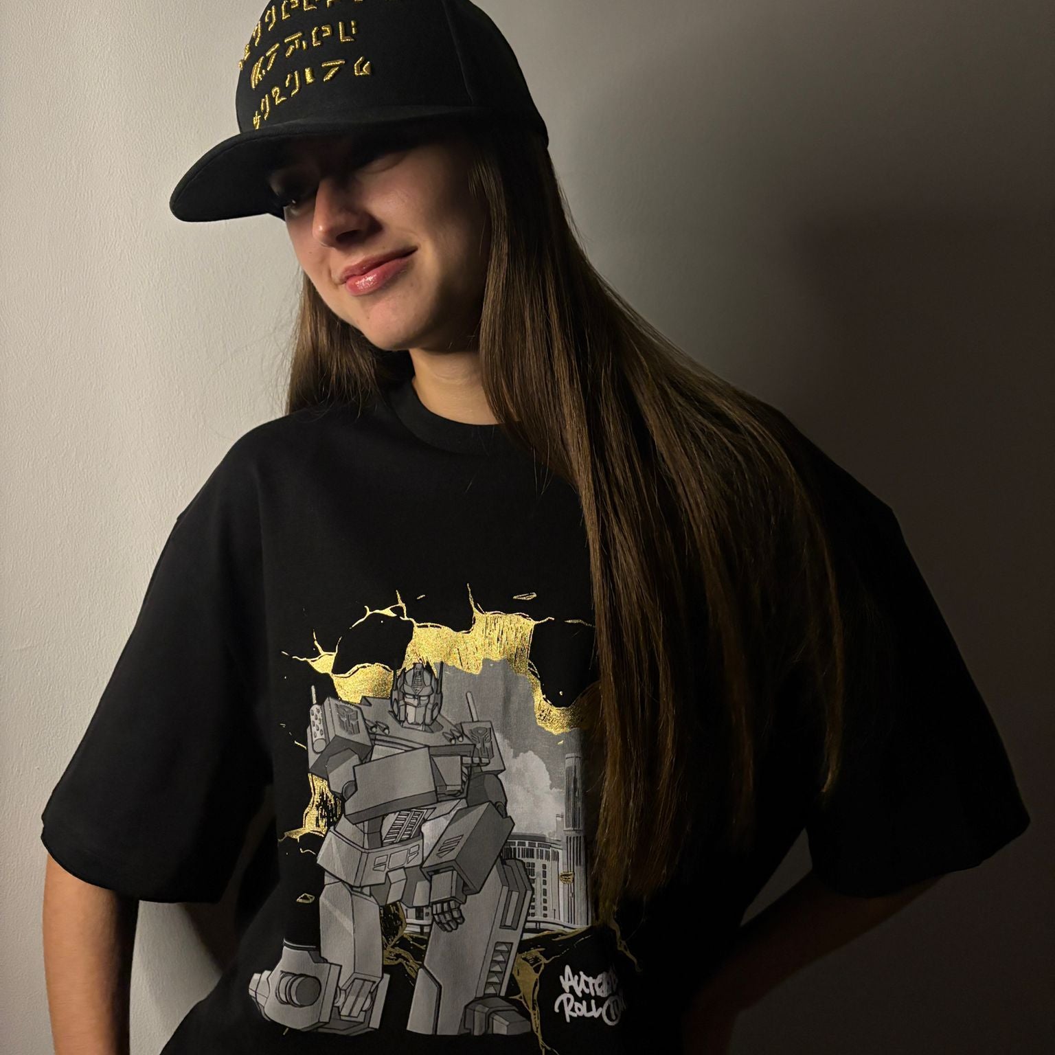 Murwalls Wall Smash Oversized Graphic Black/Gold T-Shirt