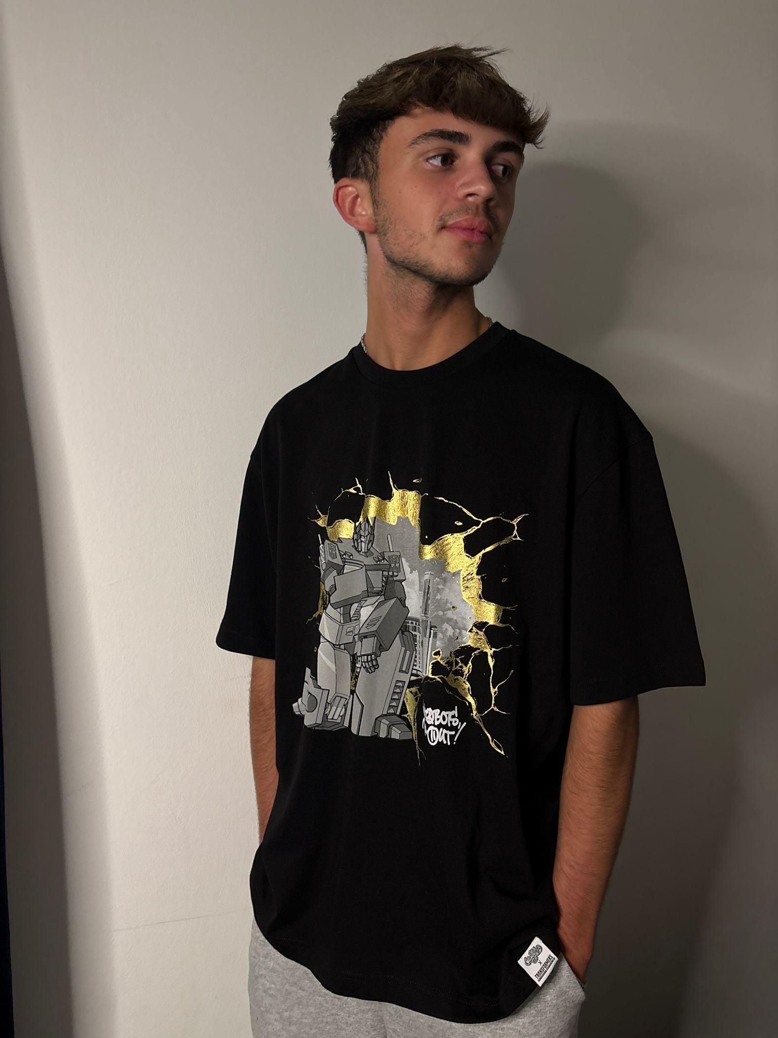 Murwalls Wall Smash Oversized Graphic Black/Gold T-Shirt
